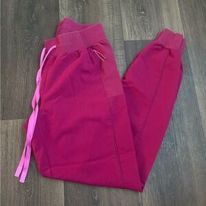 Figs Women’s Magenta Jogger Scrub Pants